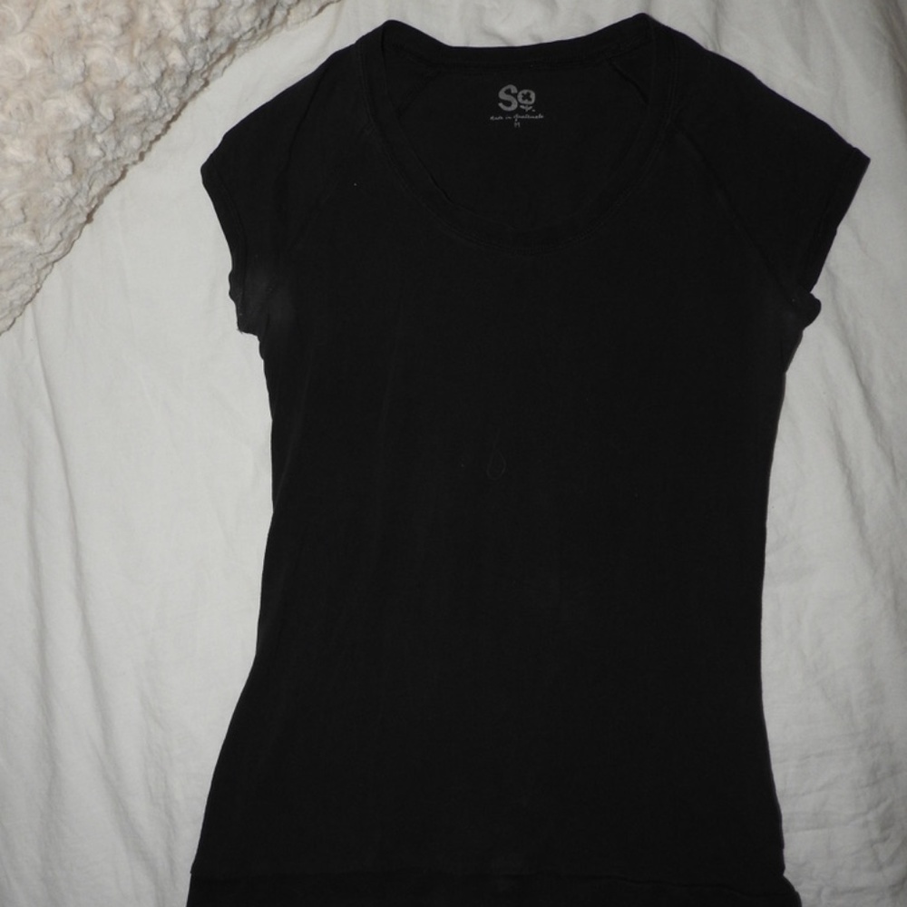 tight black t shirt